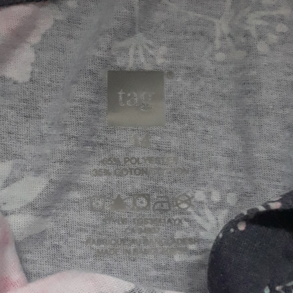 Shoulder length shirt with collar - Picture 2 of 4